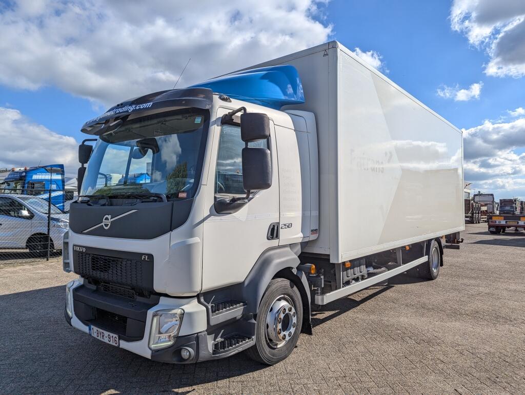 Volvo FL250 4x2 Daycab Euro6 Closed Box 7.25M + Tail Lift 2000KG - HH Floor | Trucks | Gesloten bak