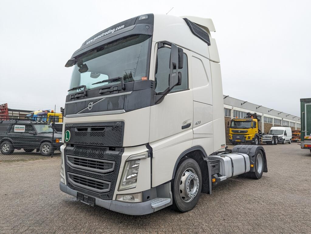 Volvo FH420 4x2  Euro6 FH420 4x2 Globetrotter Euro6 - XLOW / Mega - VEB+ - Double Tanks - Air Suspension | Tractors | Volumetrekker