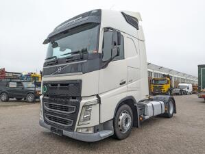 Volvo FH420 4x2  Euro6 FH420 4x2 Globetrotter Euro6 - XLOW / Mega - VEB+ - Double Tanks - Air Suspension