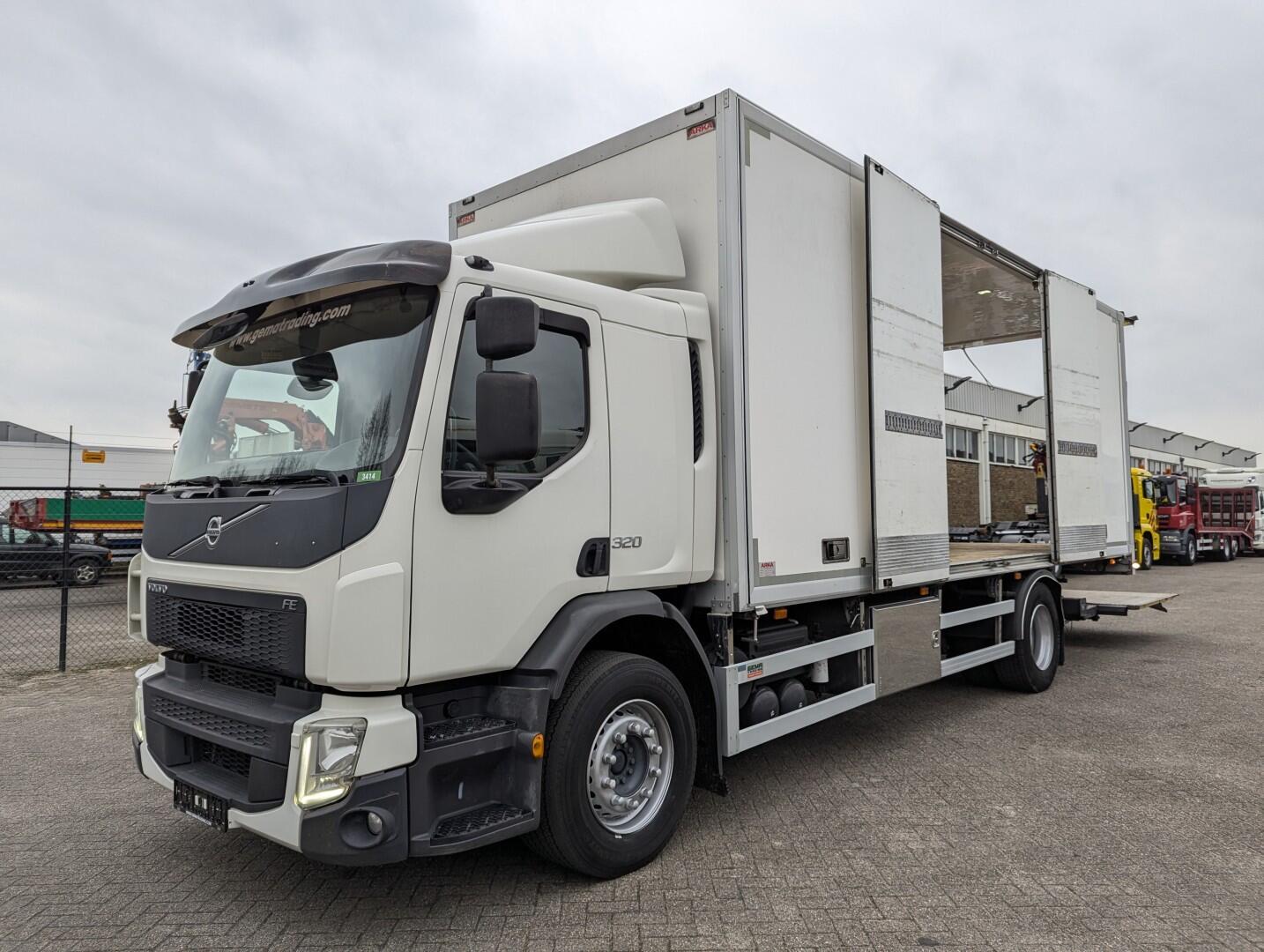 Volvo FE320 4x2 Daycab Euro6 - ClosedBox 7.6m + Tailgate 1500kg - Side Doors - FullAir | Trucks | Gesloten bak