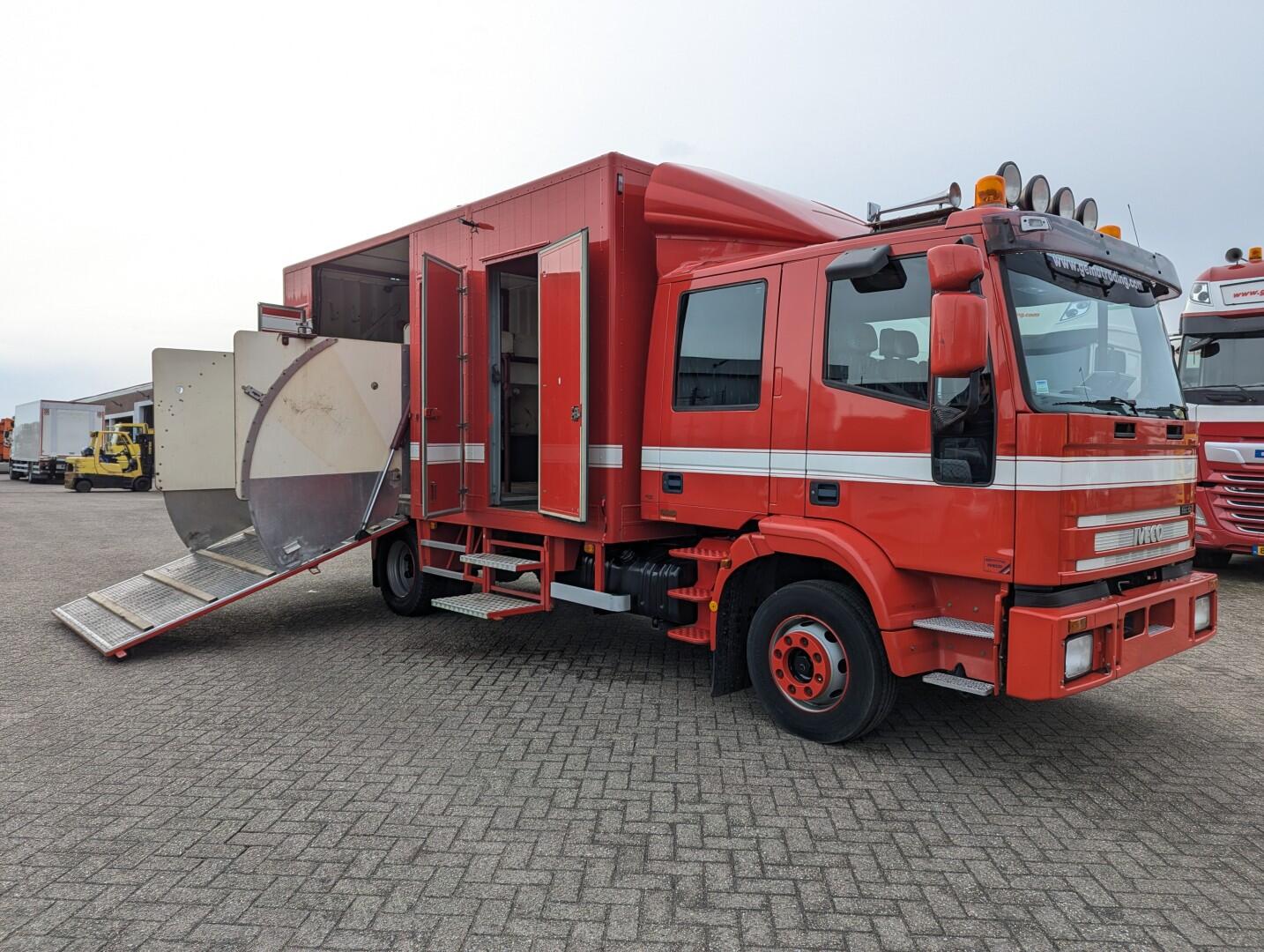 Iveco Tector ML120E24D 4x2 Euro3 DoubleCab - Horse carriage 3-horse - DressingRoom - Hydraulic  lift- TOP! | Trucks | Paardenvervoer