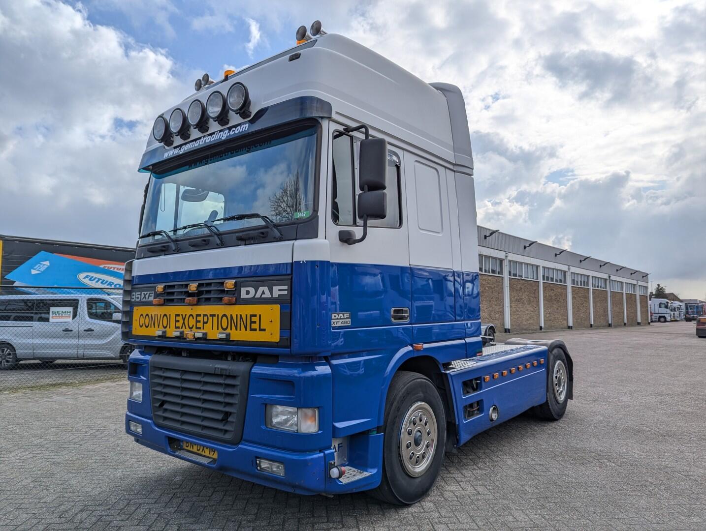 DAF 95XF.480 4x2 Superspacecab Euro3 - Handgeschakeld - Limited Edition Interieur - Side Skirts - Luchthoorns | Trekkers | Standaard trekker