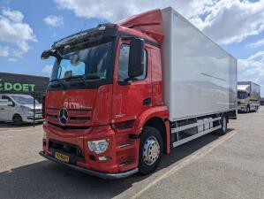 Mercedes-Benz Antos 2027 4x2 Dagcab Euro6C - GeslotenBak 7.6m - Laadklep 2000KG