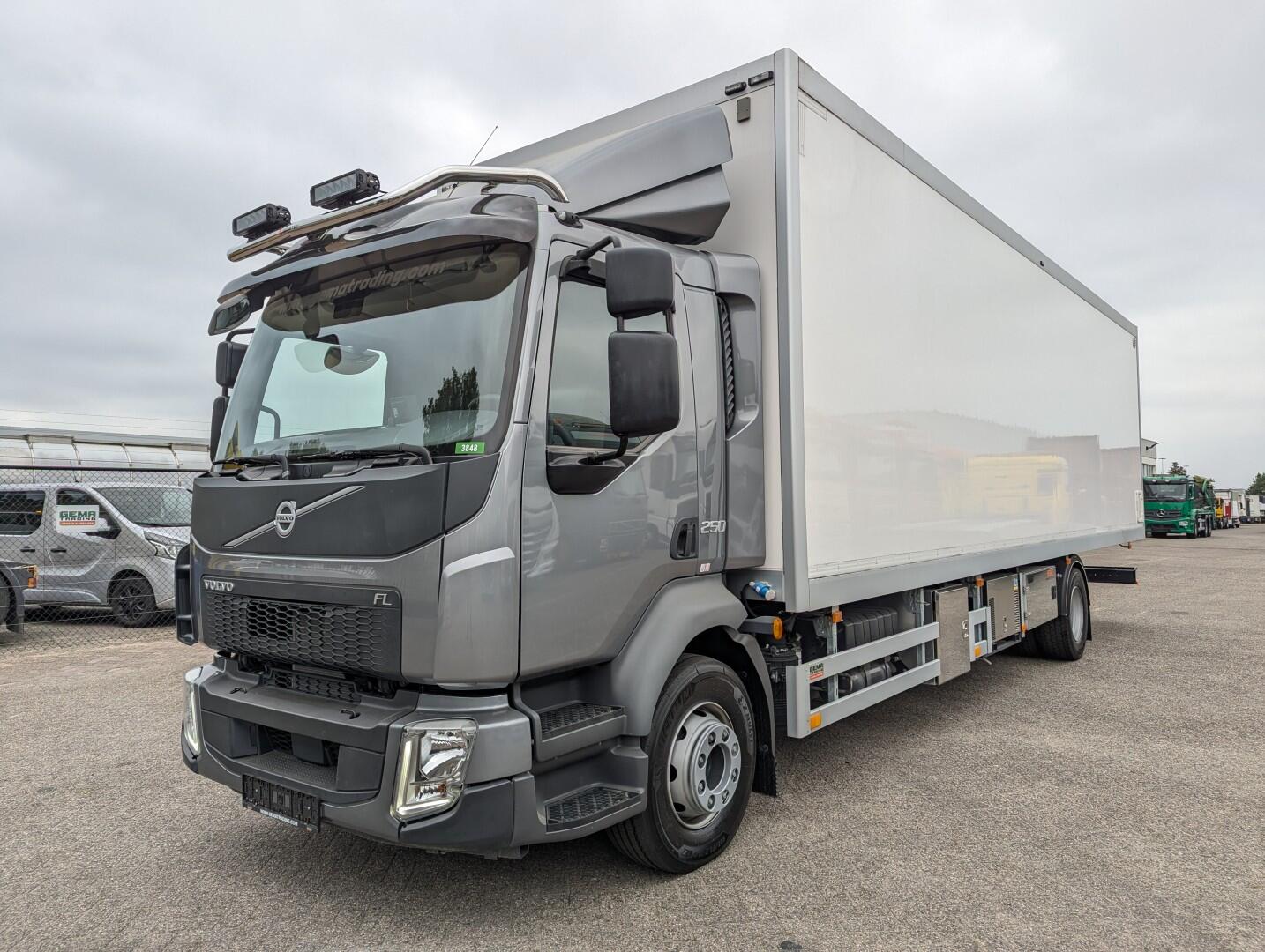Volvo FL 250 4x2 Daycab Euro6 - Camper/Office - NEW - Toilet - Air conditioning - Heating | Trucks | Overig
