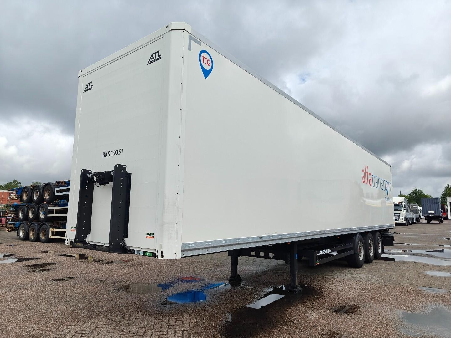 Kögel S24-1 3-Assen SAF - Schijfremmen - Gesloten Opbouw | Trailers | Gesloten bak
