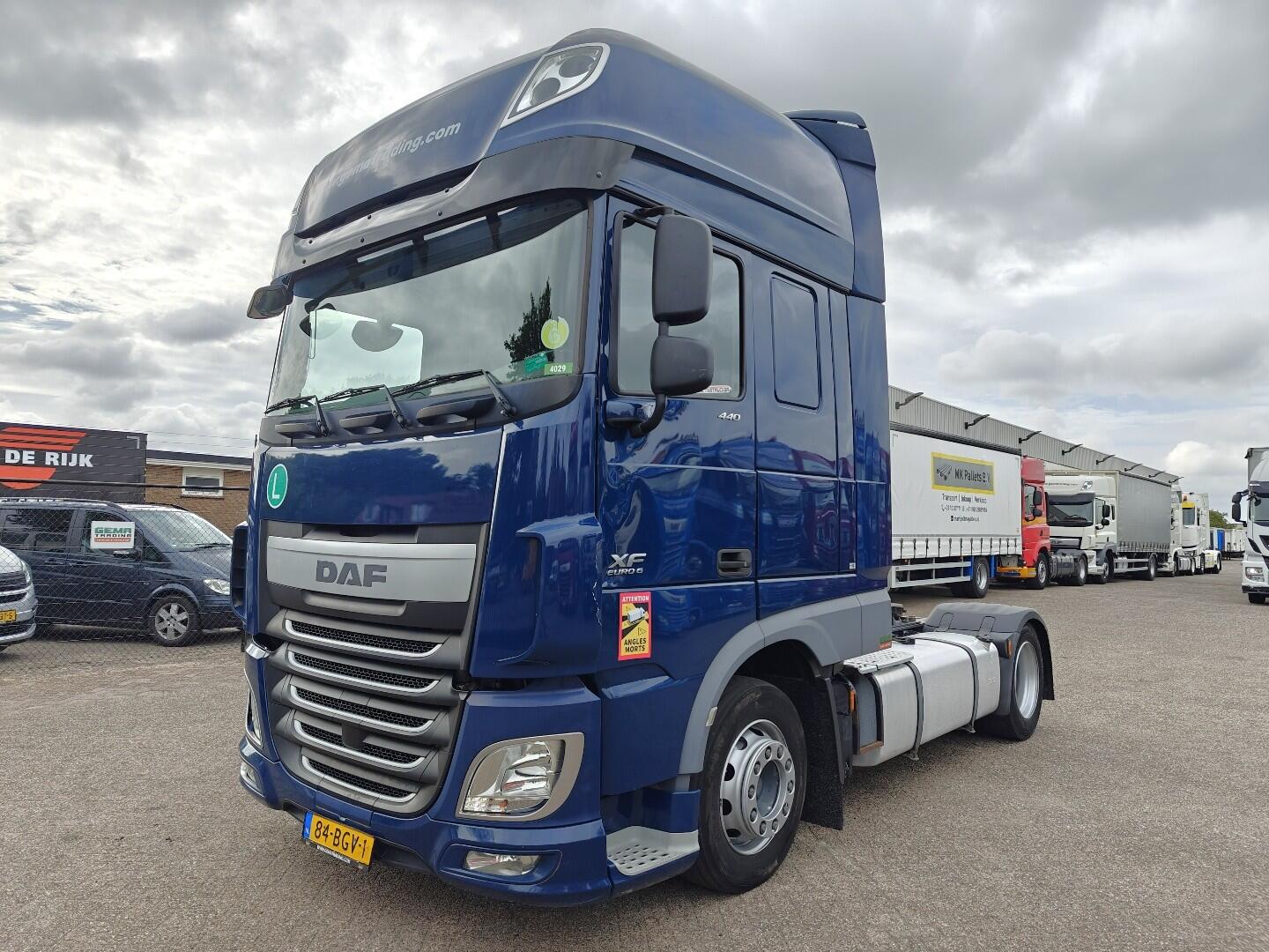 DAF XF 440 FT 4x2 SuperSpaceCab Euro6A - MEGA - Retarder - HandGeschakeld - 316.000KM! | Trekkers | Volumetrekker