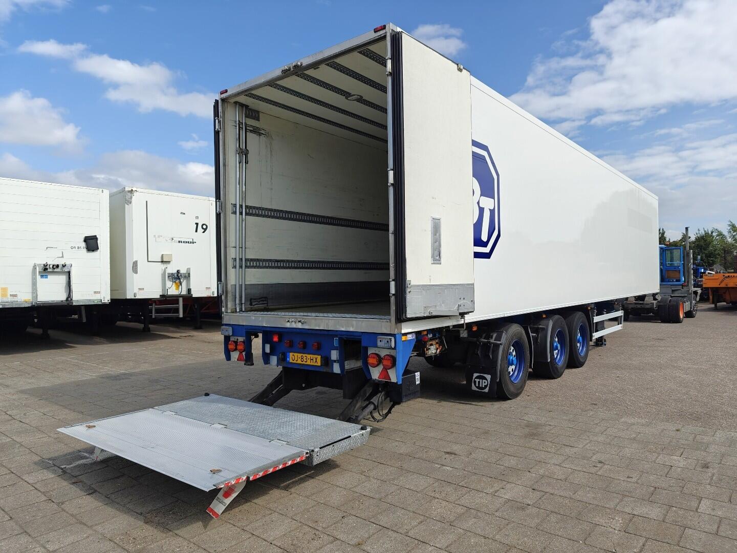 Pacton Z3-002 3-Assen BPW - StuurAs - KoelVriesTransport + Carrier Maxima 1300 + Laadklep 2500KG - 12/2025 APK | Trailers | Koel-vriestransport