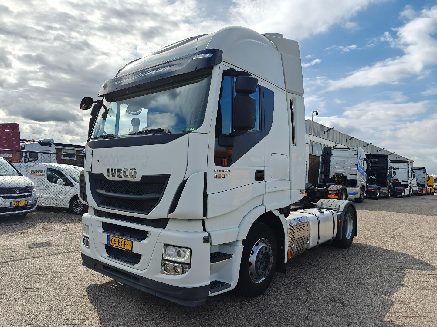 Iveco Stralis 420 Hi-Way 4x2 Euro6A - Dubbele tanks - SMARTTacho V2 - 03/2026 APK | Trekkers | Standaard trekker