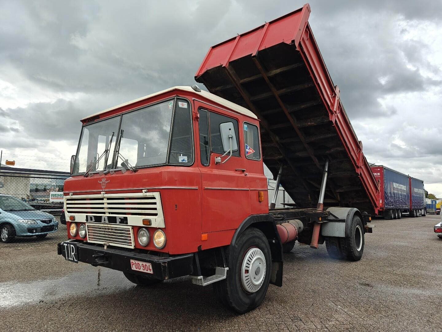 DAF 2600 4x2 Slaapcab Euro0 - Kipper - Zijschotten - Rockinger | Vrachtwagens | Kipper