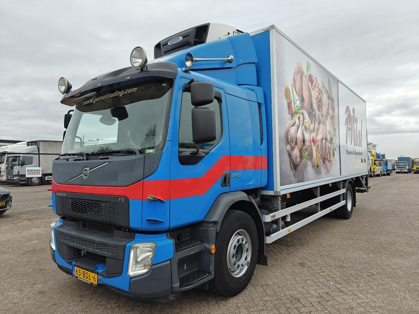 Volvo FE 250 4x2 Slaapcab Euro6 - Koel-Vriesbak 7.5m + Carrier Supra 750 Mt + Laadklep 2000kg - 01/2026 APK | Vrachtwagens | Koel-vriestransport
