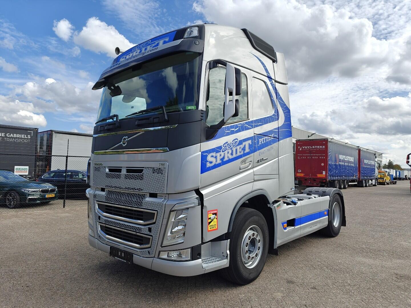 Volvo FH460 4x2 Globetrotter Euro6 - WF/Kiep Hydrauliek - Dubbele Tanks | Trekkers | Standaard trekker