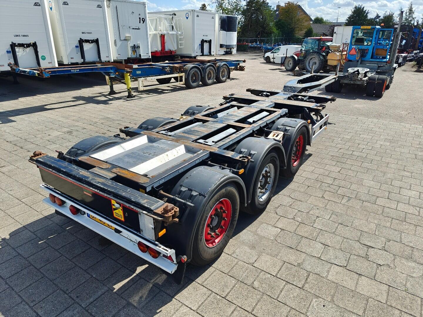 Pacton ET3 3-Assen Valx - MULTI - Schijfremmen - LiftAs - 3x Uitschuifbaar - ADR lekbak | Trailers | Containertransport