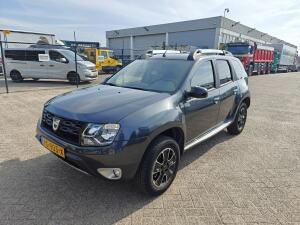 Dacia DUSTER 1.2 TCe Prestige 125PK - Navigatie - Trekhaak - Camera - 82.000km - NAP - 07/2026 APK - EXPORT
