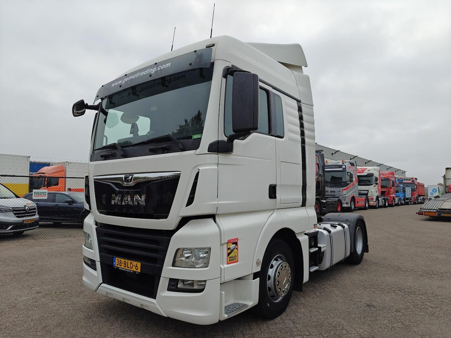 MAN TGX 18.420 4x2 XLX Euro6C - Dubbele Tanks - Navi - 08/2026 APK | Trekkers | Standaard trekker