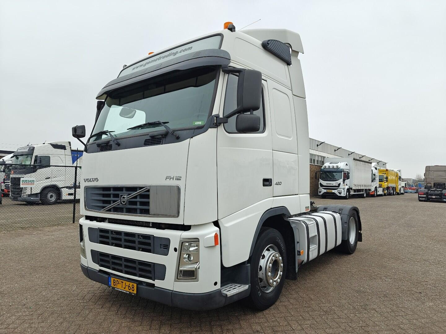 Volvo FH12-420 4x2 Globetrotter Euro3 - Dubbele Tanks - NL truck | Trekkers | Standaard trekker