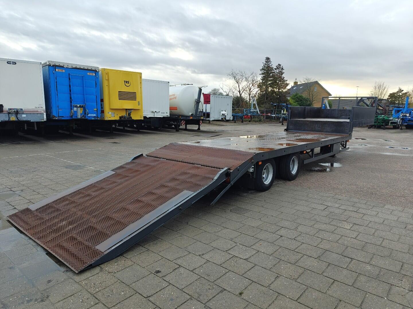 Pacton 2126 S-10. 2 Assen BPW - SemiDieplader 11.6m - Hydr. Oprijramp - Hydr. Pomp 24V - Bladgeveerd - Trommelremmen | Trailers | Semi-dieplader