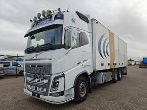 Volvo FH650 FH16 6x4 Globetrotter XL Euro6 - Vollucht - Koel-VriesBak 8.4m + Thermo King - StandAirco - Rockinger