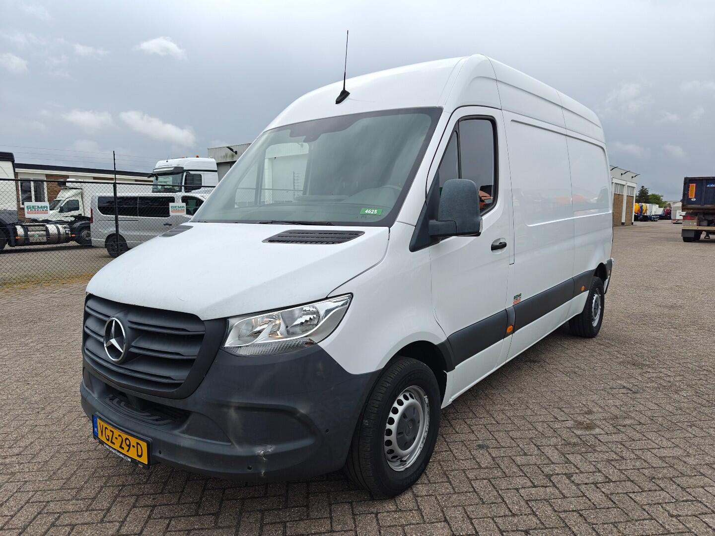 Mercedes-Benz SPRINTER 314CDI 4x2 Euro6ZF L2H2 - Automaat - AchterUitRijCamera - ZijDeur | Bussen en auto's | Bestelauto