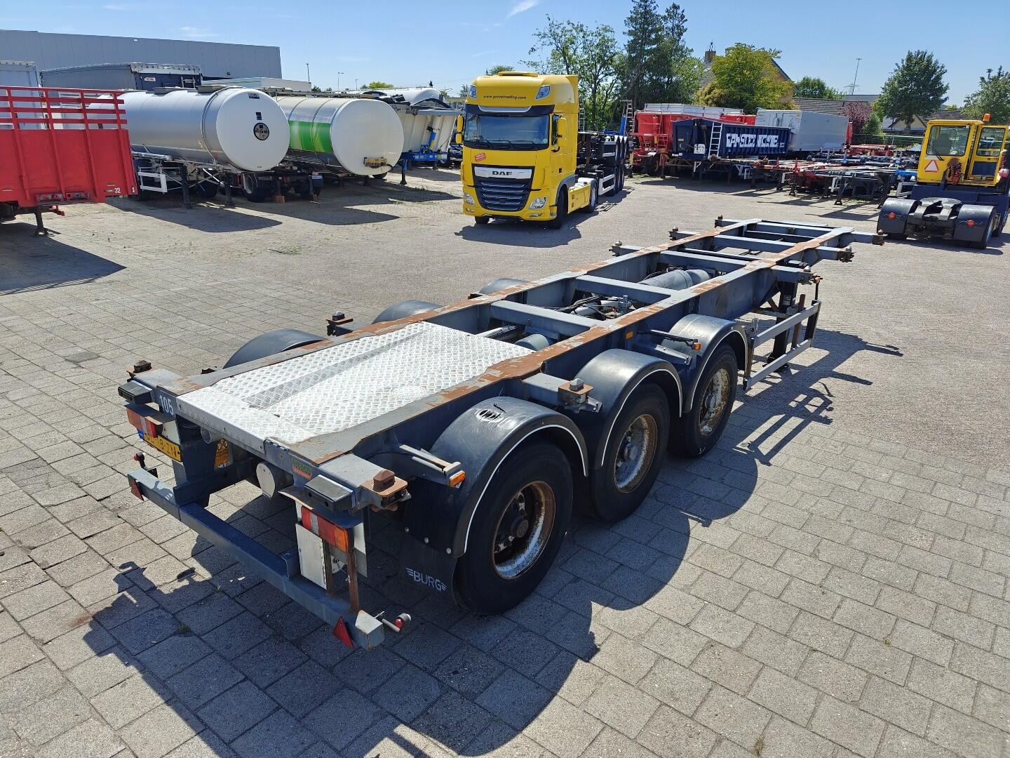 Burg BPO 12 27 CM12 20/30FT TankChassis - 20FT achterop  - Slangkoker - BPW Assen Trommelrem | Trailers | Containertransport