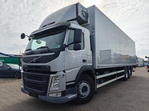 Volvo FM 330 6x2/4 DagCab Euro6B -Koel-Vriesbak 9.8m + FrigoBlock FK25SL + Laadklep 2000KG - Compartimenten