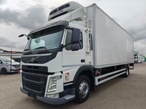 Volvo FM330 4x2 DagCab Euro6D - KoelVriesBak 8.4m + Thermo King T-1000R Dubbele Verdamper  + Laadklep 2000KG - SmartTacho V2