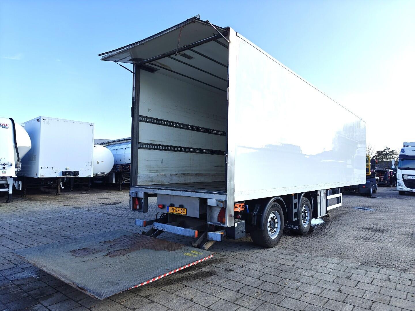 Renders ROC 12.18 2-Assen SAF - CITY 11.3m GeïsoleerdeBak - StuurAs - Schijfremmen - Laadklep 2000KG | Trailers | Gesloten bak