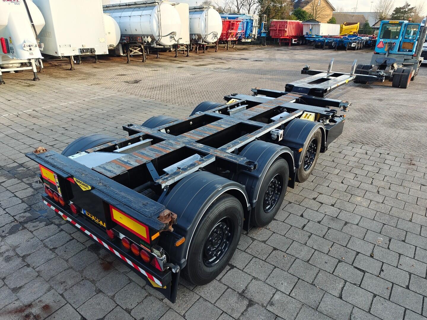 Broshuis MFCC 3 Assen SAF - ADR - Liftas - Schijfremmen - Alle aansluitingen - 07/2026 APK - TOP! | Trailers | Containertransport