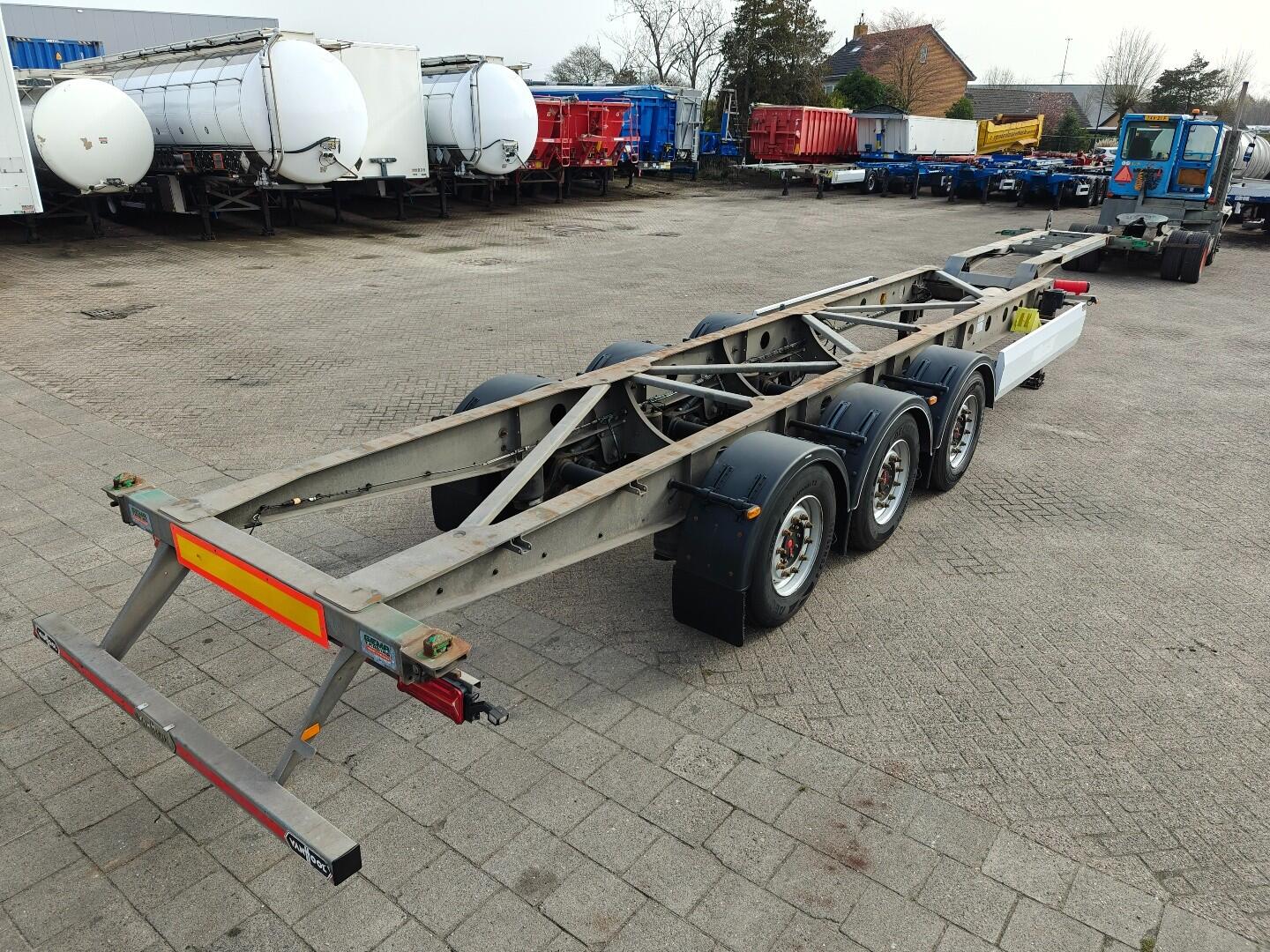 Van Hool A3C002 3-Assen SAF - ADR AT/FL - 45FT - 3805KG - Schijfremmen - Gegalvaniseerd | Trailers | Containertransport