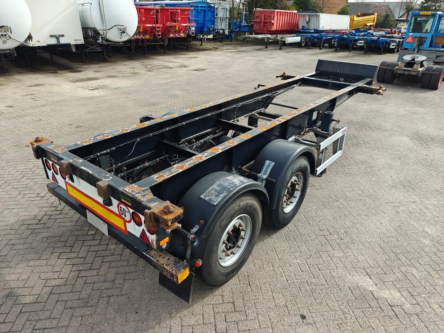 Renders EURO 700 20FT - 2 Assen Mercedes - Schijfremmen - 2960 KG | Trailers | Containertransport