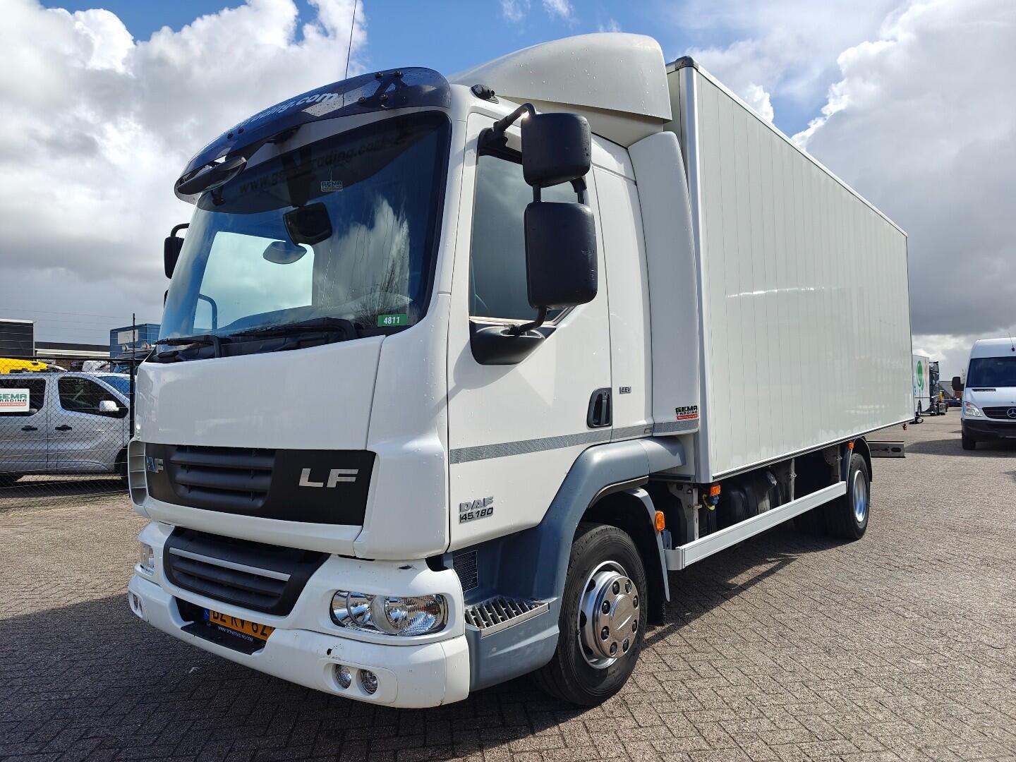 DAF FA LF45.180 4x2 DagCab Euro5- 6m AluBox - Rolluiken - ZijDeuren - ZijTrappen - Airco - Handgeschakeld - TOP! | Vrachtwagens | Gesloten bak