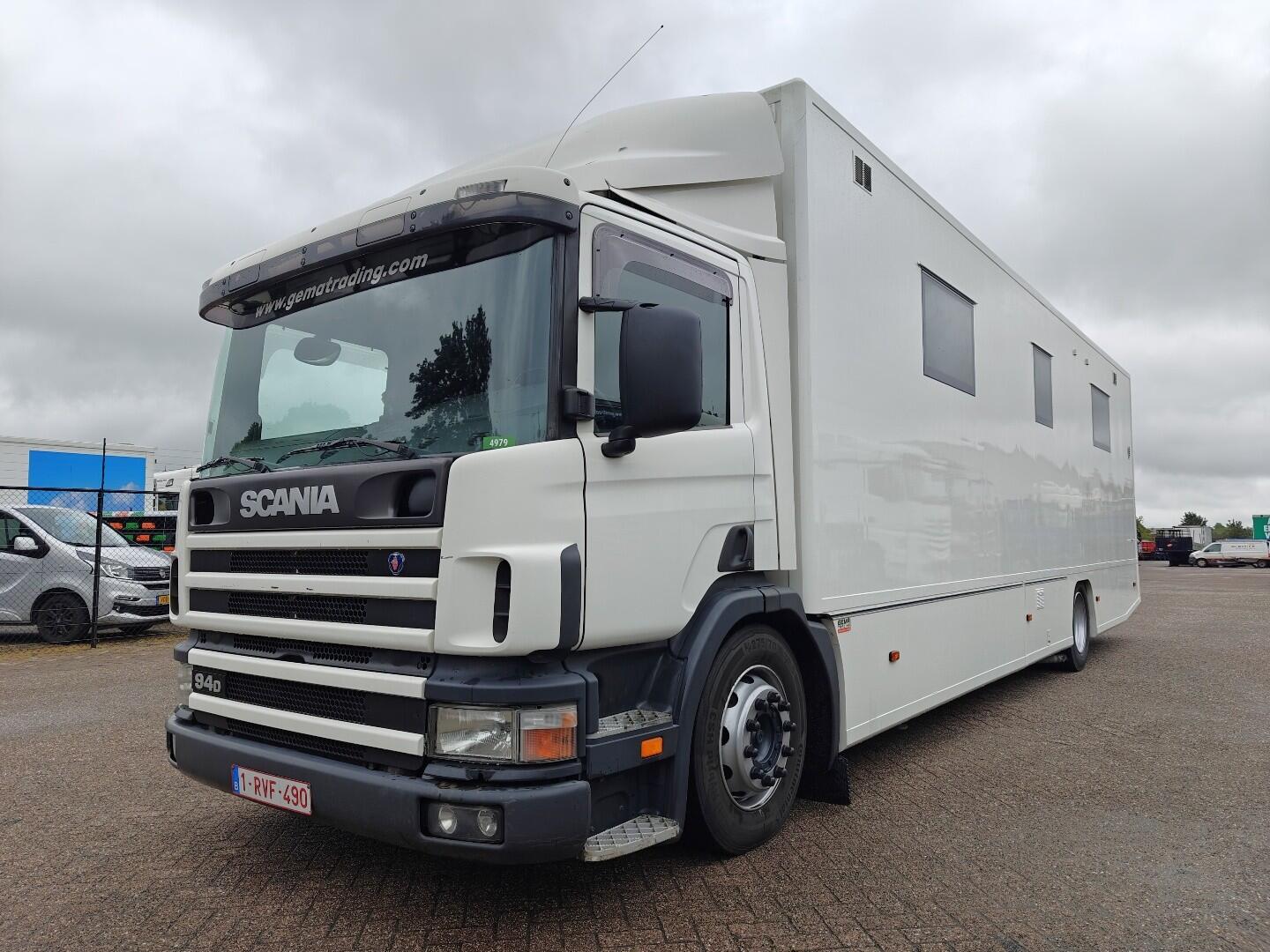 Scania P94 Euro3 - Camper/Office/TinyHome - Airco's - Toilet - Standkachel - Hydr. Steunpoten - Vollucht | Vrachtwagens | Overig