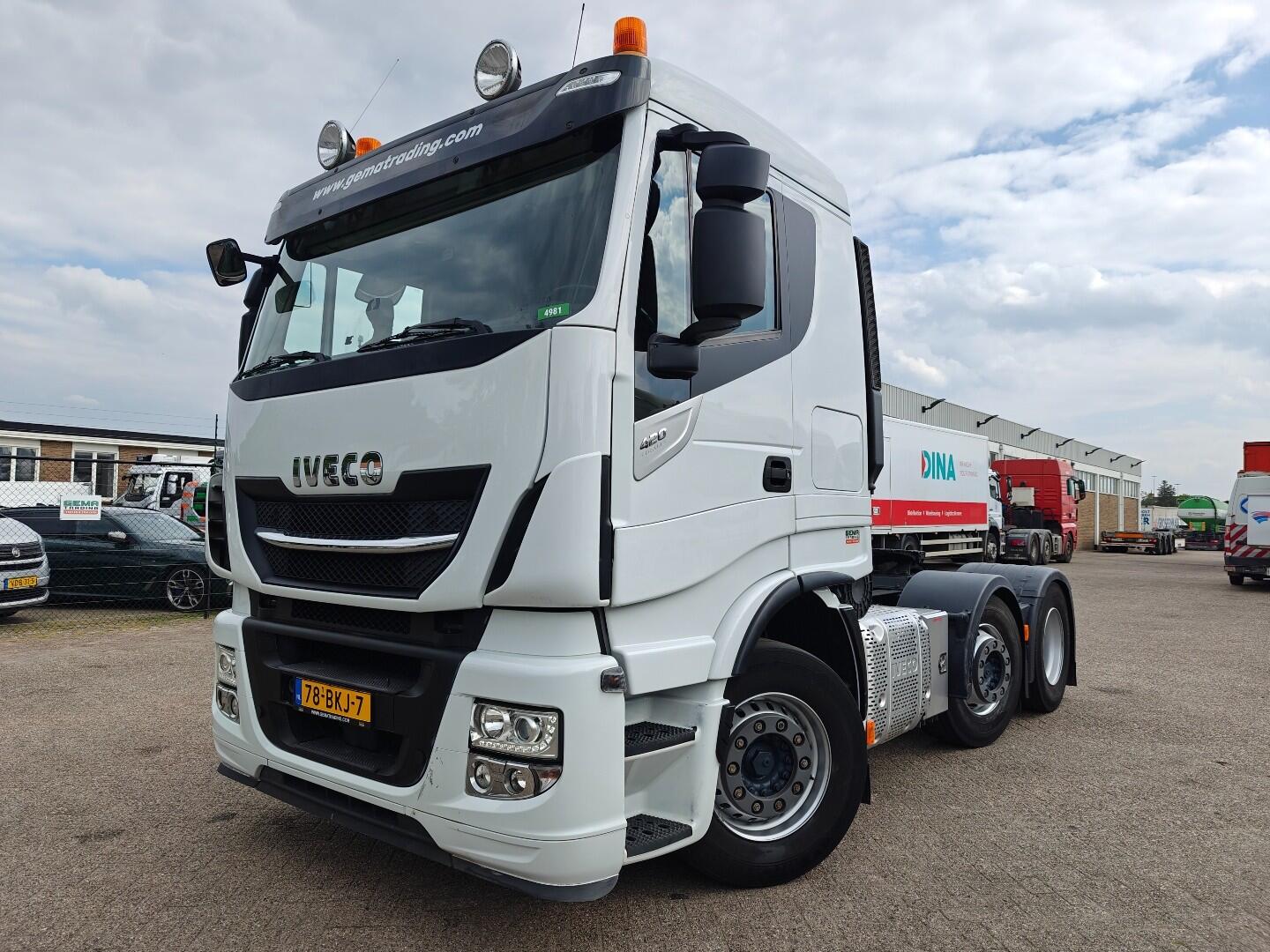 Iveco AS440STX/P 6x2/4 Sleeper Euro6C - Origineel 181.000 KM - Nato | Trekkers | Standaard trekker