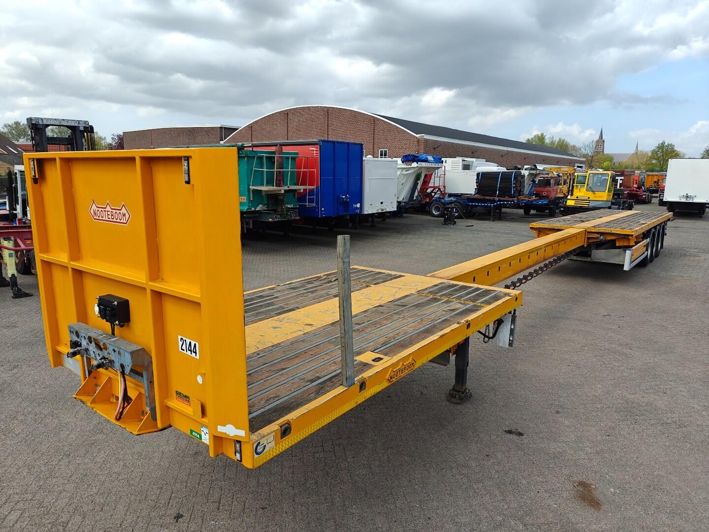 Nooteboom O-45-03V 8 Meter UitschuifBaar - KooiAap Aansluiting - TwistLocks - HardHouten Vloer - 02/2027 APK | Trailers | Open laadbak