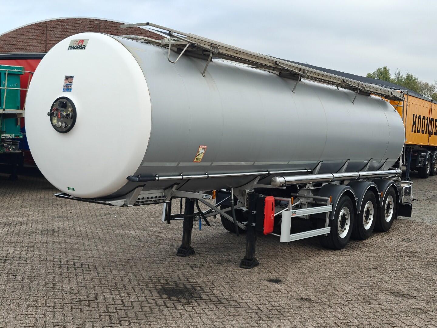 Magyar SR A1 SD4A0N 28000L - Chemie/AGRO GeisoleerdTank - RVS- 1 Compartiment - Alcoa - 5500KG - 3Assen SAF schijf | Trailers | Tank