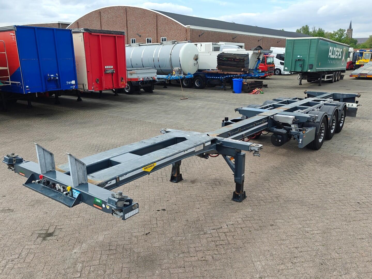 Broshuis 3UCC-39/45 MFCC Alle Soorten Containers - Midden/Achterschuiver - LiftAs - SAF Assen Schijfrem - 10/2026 APK | Trailers | Containertransport