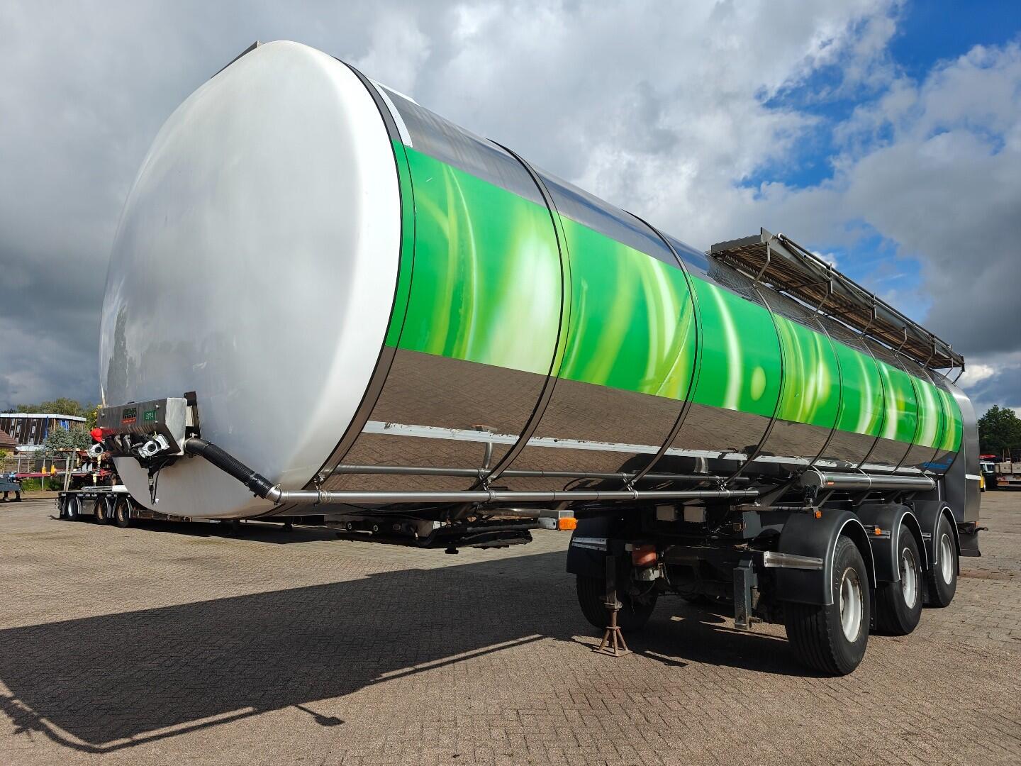 Burg O-3-45T 34.500L - 1 Compartiment - MelkTank - 2 (Tridec) StuurAsen - Hydraulische LosPomp | Trailers | Tank