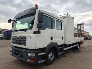 MAN TGL 12.210 4x2 DubbelCab( 6pers) Euro4 - OpenLaadBak + HydraulischeRamp - Handgeschakeld - Trekhaak