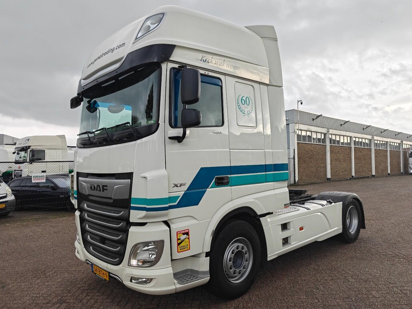 DAF XF 450 FT 4x2 SuperSpaceCab Euro6E - Skirts - SmartTacho V2 - StandAirco | Trekkers | Standaard trekker