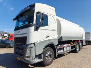 Volvo FH420 6x2/4 GlobeTrotter Euro6B - Tank 23.500L 7 Comp