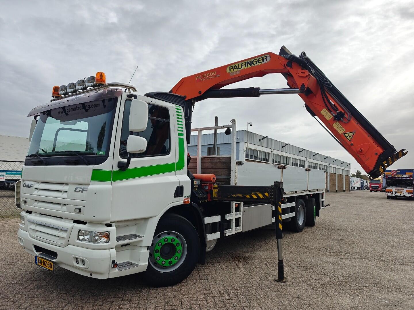 DAF CF75.310 6x2/4 Dagcab Euro3 - Open LaadBak 6.7m + Palfinger PK15500 - RadioGrafisch- HandGeschakeld | Vrachtwagens | Open laadbak