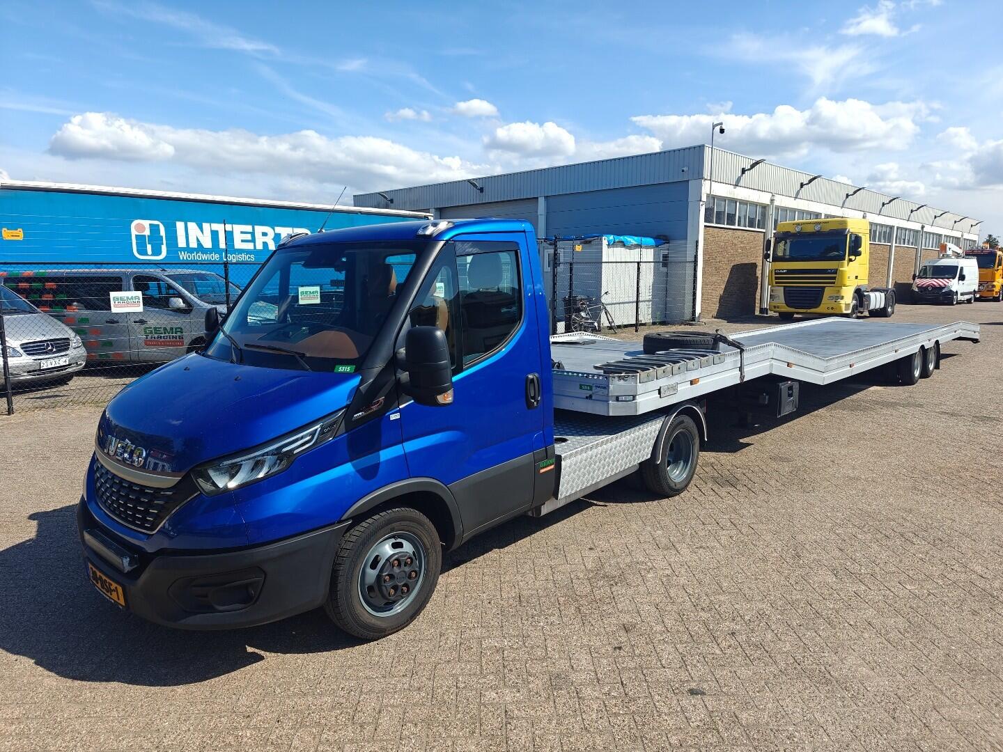 Iveco 40C21 4x2 Hi Matic 3zits Euro6D + VeldHuizen 10T 13,60 M - Rampen Luchtbediend - 3600 KG Lier Afstandbediening - TOP! | Bussen en auto's | Autotransporter