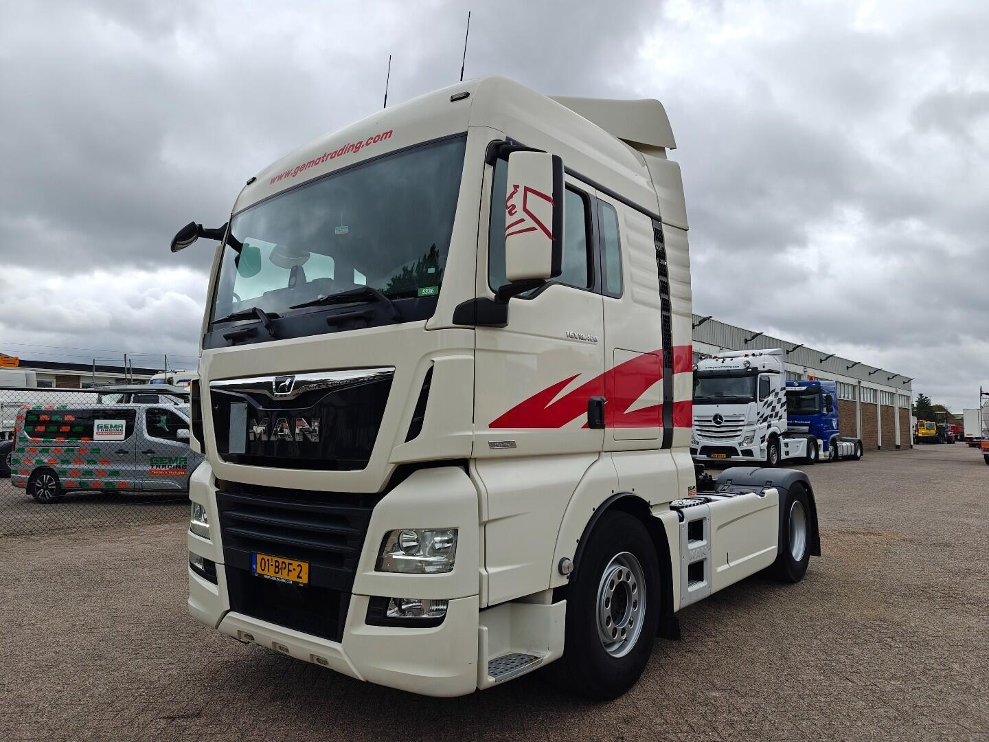 MAN TGX 18.420 4x2 XLX Cabin Euro6C - 9T VoorAs - Skirts - SmartTacho V2 | Trekkers | Standaard trekker