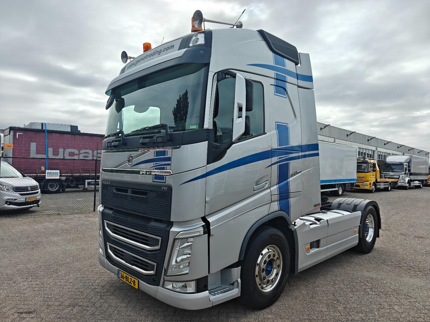 Volvo FH 460 4x2 GlobeTrotter  Euro6C - SchuifSchotel - Hydrauliek - Skirts - Alcoa - SmartTachoV2 | Trekkers | Standaard trekker