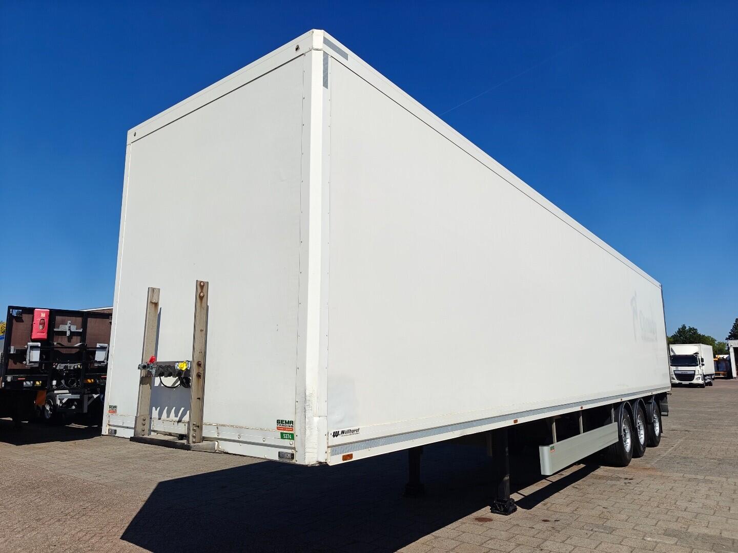 Wullhorst LPRS24 GeslotenOpbouw 13,6m + Achtersluit LaadKlep 2500kg  - Gegalvaniseerd Chassis - StuurAs - LiftAs - Centrale Smering | Trailers | Gesloten bak