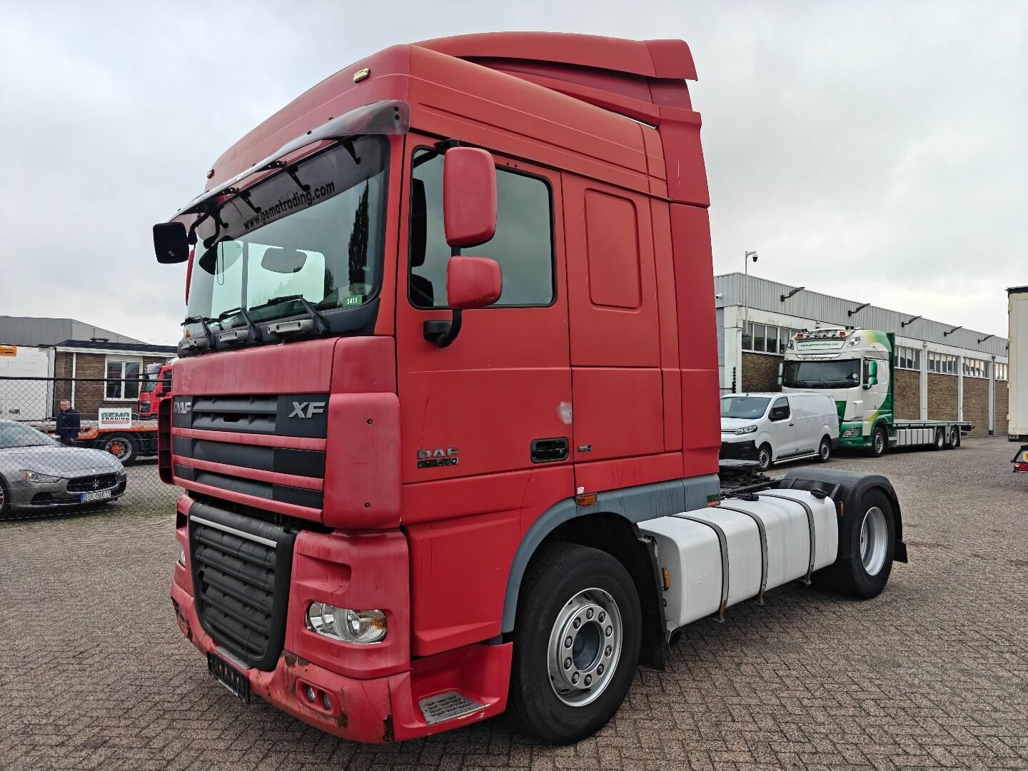 DAF FT XF105.460 4x2 Space Cab Euro 5 - HandGeschakeld -  Airco - Koelkast | Trekkers | Standaard trekker