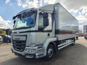 DAF LF 230 FA 4x2 SleeperCab Euro6C - GeslotenBak 7.3M + Laadklep 1500KG - Navi - 03/2027 APK